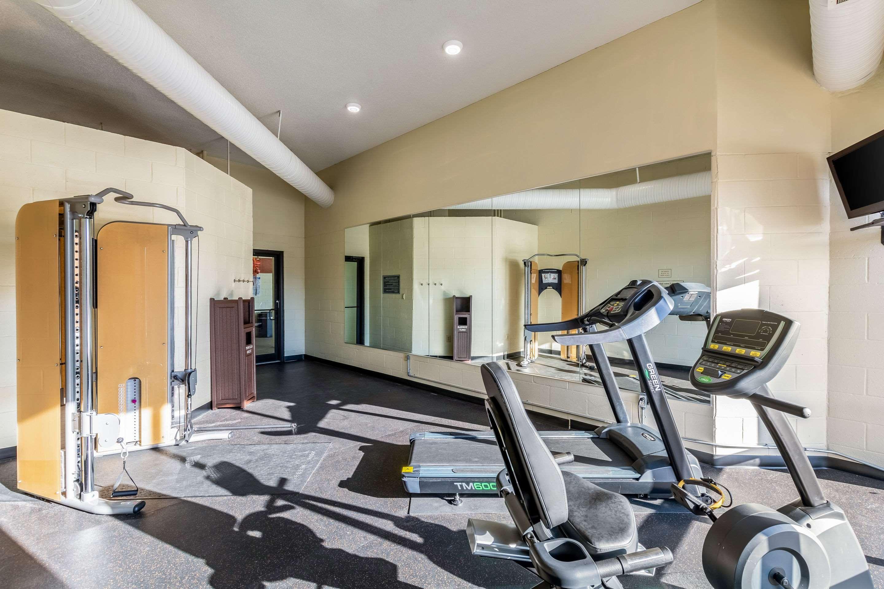 Quality Inn & Suites Southport Indianapolis Bagian luar foto