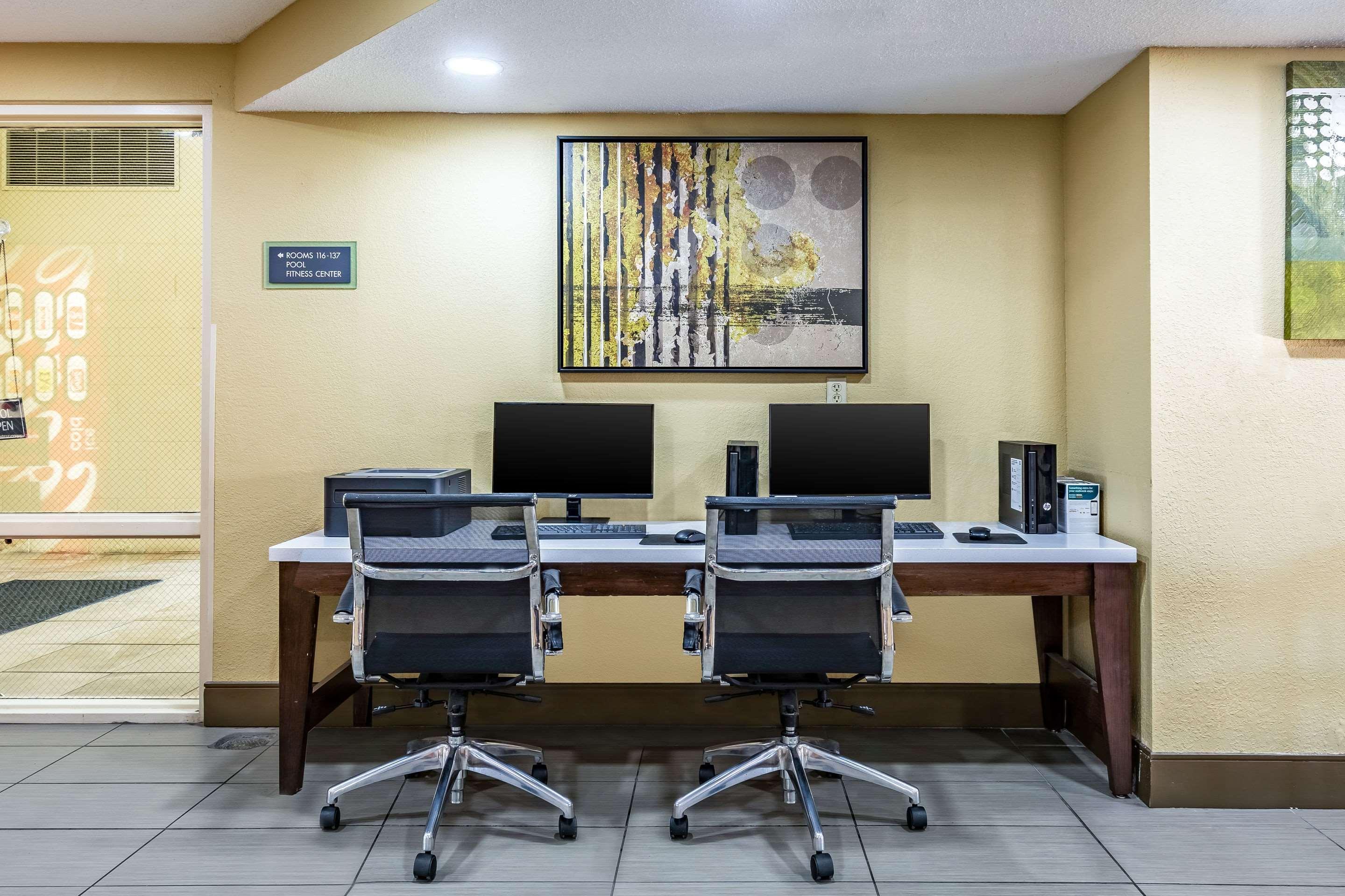Quality Inn & Suites Southport Indianapolis Bagian luar foto