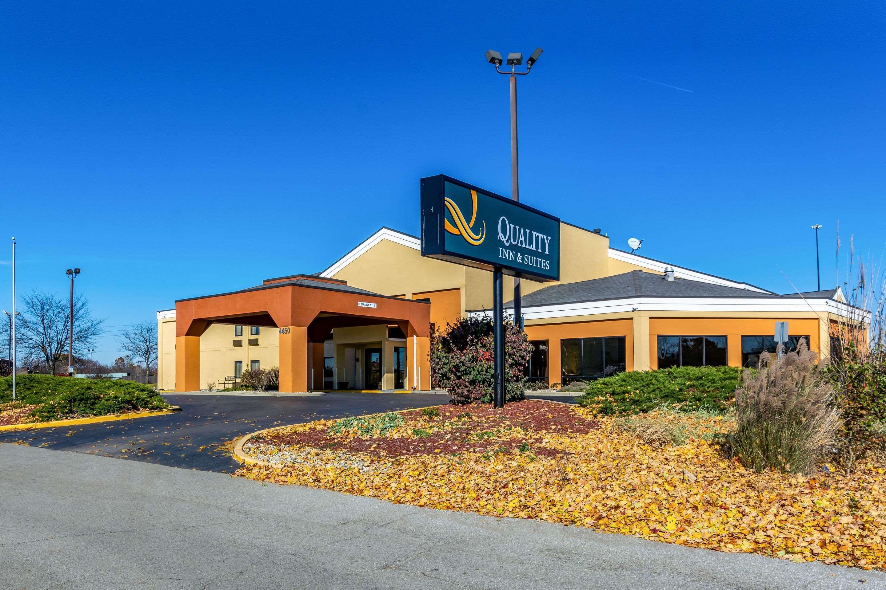 Quality Inn & Suites Southport Indianapolis Bagian luar foto